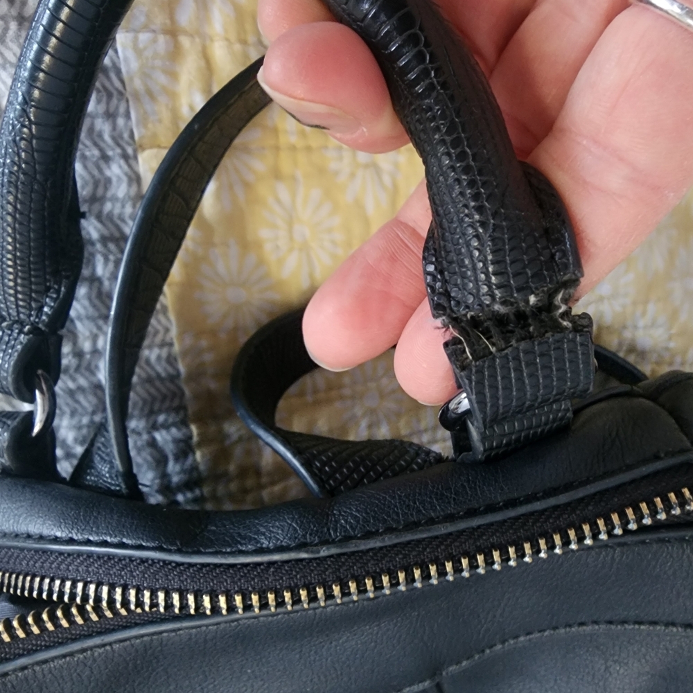Simply Vera - Vera Wang Black Backpack Mini 🎒 in great condition🖤 - Picture 5 of 8